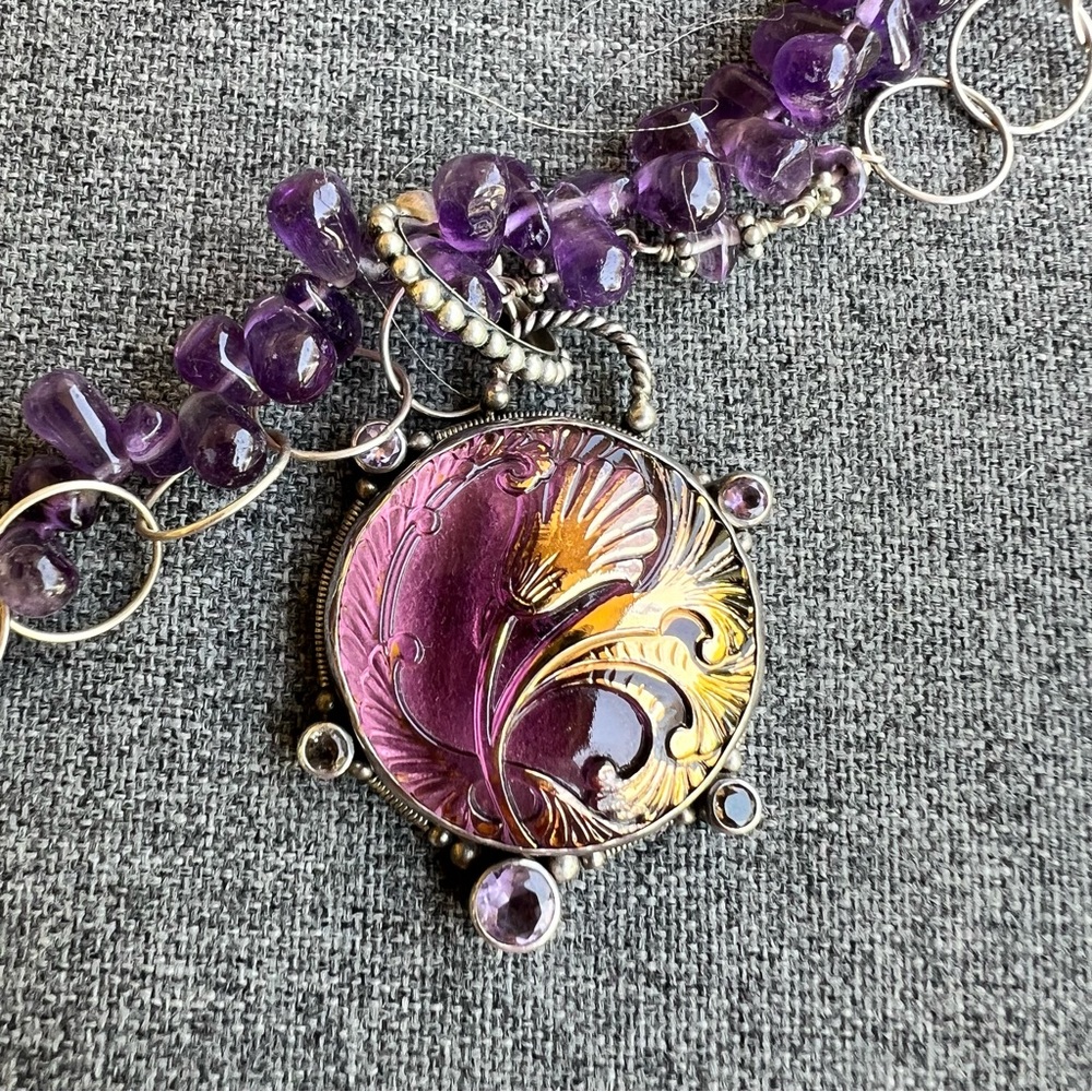Mars And Valentine Echo Of The Dreamer Amethyst Necklace W Gold Floral Pendant - Picture 2 of 5